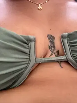 Stripchat Live Sex Cam of Natalia_vidal