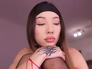 Stripchat Best Webcam of sharlin_13