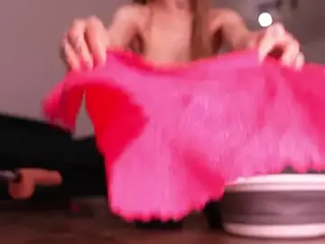 Stripchat Live Sex Cam of sharlin_13