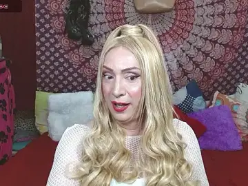 Stripchat Free Live Porn of elena_evans