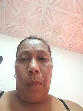 Stripchat Live Sex Cam of Ruby-Hot-Milf