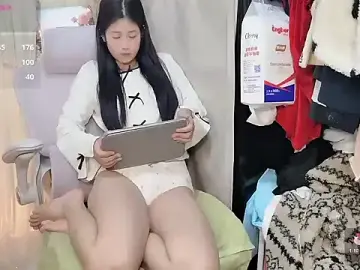 Stripchat Nude Webcam of Yvonne-07