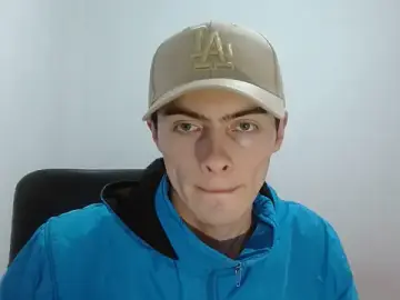 Stripchat Live Sex Cam of bastian_brown