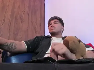 Stripchat Adult Webcam of juanmechanic_