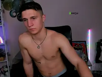 Stripchat Sex Cam of emmanuel_shine
