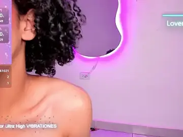 Stripchat Adult Webcam of alaiasexygirl