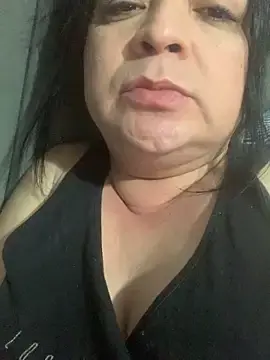 Stripchat Nude Webcam of Bigcocksexyluisa