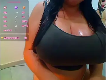 Stripchat Free Porn Cam of Bigcocksexyluisa