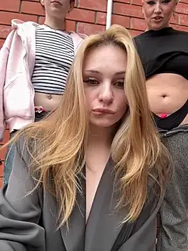 Stripchat Free Porn Cam of RollDolls