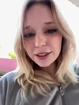 Stripchat Sex Chat of RollDolls