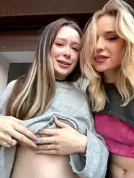 Stripchat Live Sex of RollDolls