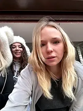 Stripchat Live Sex of RollDolls