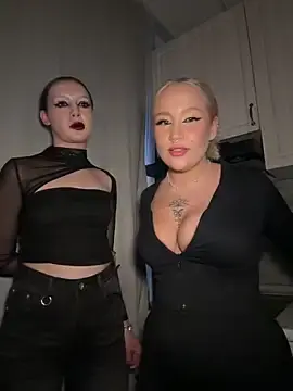 Stripchat Adult Video Chat of RollDolls