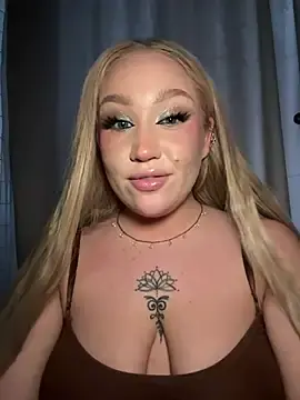 Stripchat Free Live Porn of RollDolls