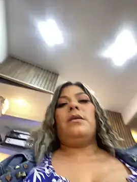 Stripchat Sex Chat of isabella_horney_