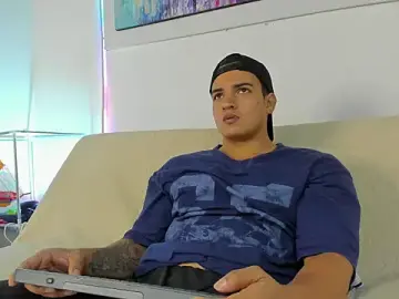 Stripchat Nude Webcam of jhon_nicolas