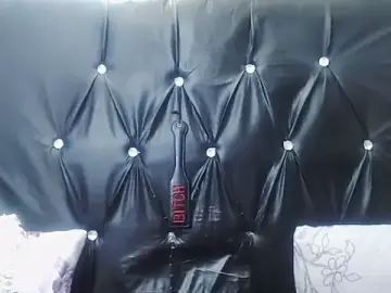 Stripchat Live Sex Cam of spicydiver38