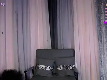 Stripchat Live Sex of -CUTE-EVIL-