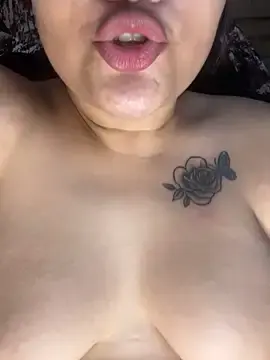 Stripchat Live Sex Cam of Rosy_BabyDoll