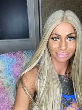 Stripchat Adult Webcam of Dutchhbarbie