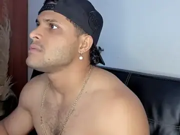 Stripchat Live Sex Cam of Evansdark1