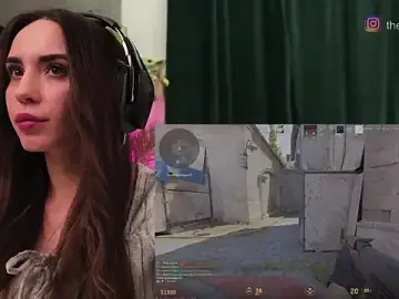 Stripchat Free Live Porn of CuteAnna-