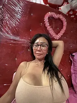 Stripchat Sex Cam of sweetieme