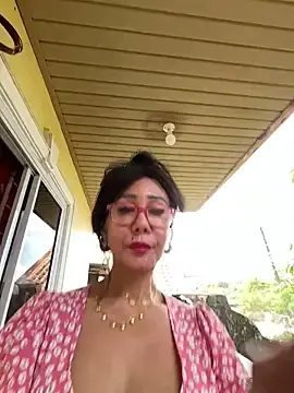 Stripchat Free Porn Cam of sweetieme