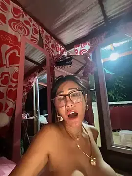 Stripchat Free Porn Cam of sweetieme
