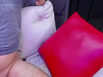 Stripchat Live Sex Cam of Blow2job-Lat