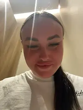 Stripchat Live Sex of KiraSunshine