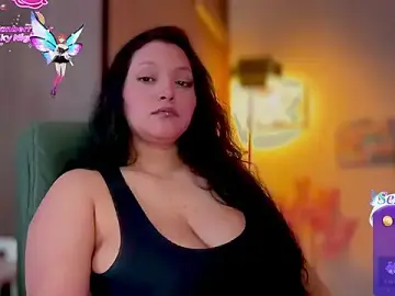 Stripchat Free Porn Cam of MarcellaGriffin