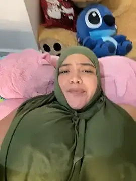 Stripchat Free Porn Cam of sweetmuslim01
