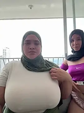 Stripchat Live Sex Cam of sweetmuslim01