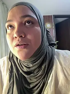 Stripchat Sex Cam of sweetmuslim01