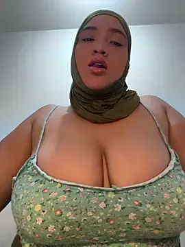 Stripchat Free Porn Cam of sweetmuslim01