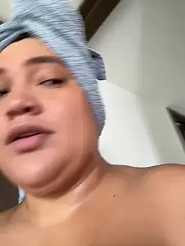 Stripchat Nude Webcam of sweetmuslim01