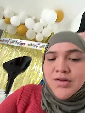 Stripchat Adult Webcams of sweetmuslim01