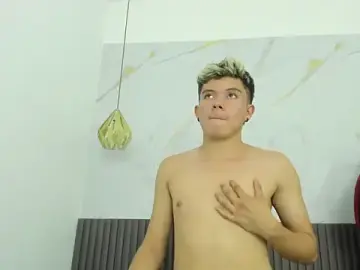 Stripchat Free Porn Cam of AndyFame1