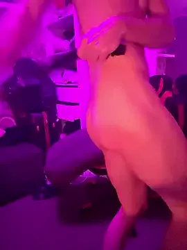 Stripchat Adult Video Chat of Dejvvvv95