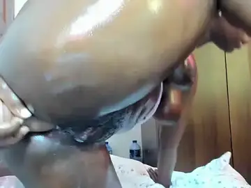 Stripchat Free Porn Cam of afro_pop