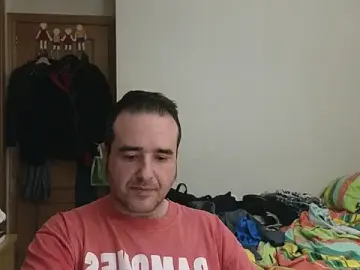 Stripchat Sex Cam of curiosillo83
