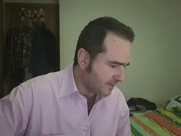Stripchat Sex Cam of curiosillo83