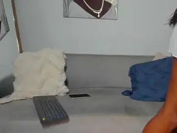 Stripchat Live Sex Cam of SWEET_MIA27