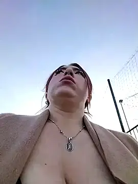 Stripchat Live Sex Cam of Sofhi_a20