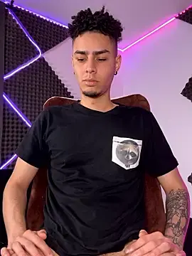 Stripchat Free Live Porn of bigryann23