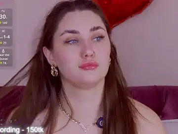 Stripchat Free Porn Cam of KiraBarlows