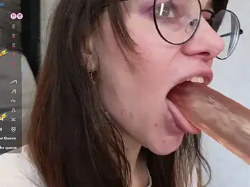 Stripchat Free Live Porn of Vika_loves_you
