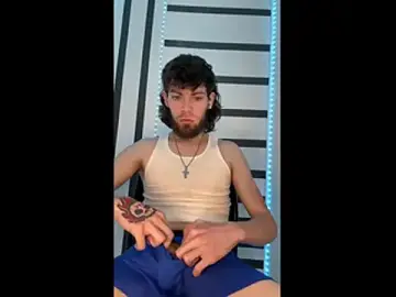 Stripchat Nude Webcam of daddyforshort8