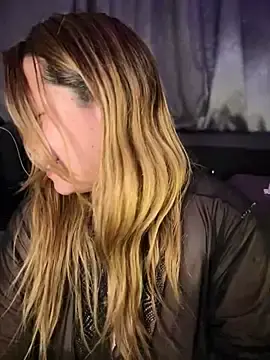 Stripchat Adult Webcam of MerlyG